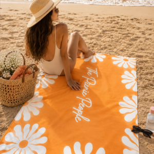 iconic towel black